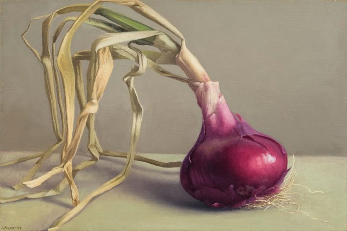 Red Onion, 2012. Oil on linen, 8 x 12 inches.