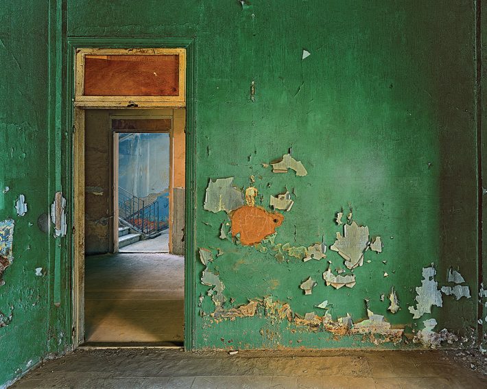  LOOK SHARP | Robert Polidori’s Hotel Petra #7 (2010), shot in an abandoned Beirut hotel, part of a show at New York’s Paul Kasmin Gallery. Photo: Courtesy of Robert Polidori and Paul Kasmin Gallery (2) 